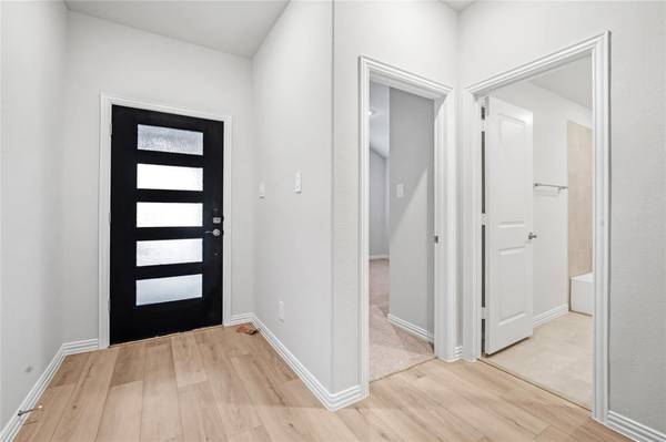 Mckinney, TX 75069,521 Midnight Oak Drive