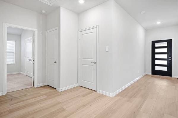 Mckinney, TX 75069,521 Midnight Oak Drive