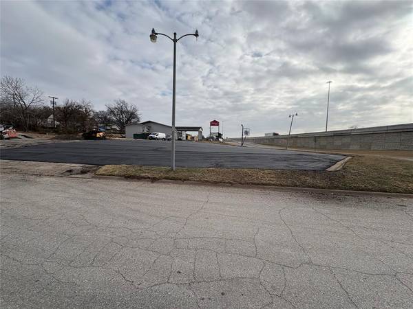 Sherman, TX 75090,401 S Sam Rayburn Freeway