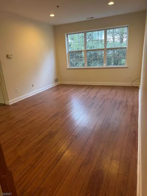 Lopatcong Twp., NJ 08865,138 Limerick Ln #138