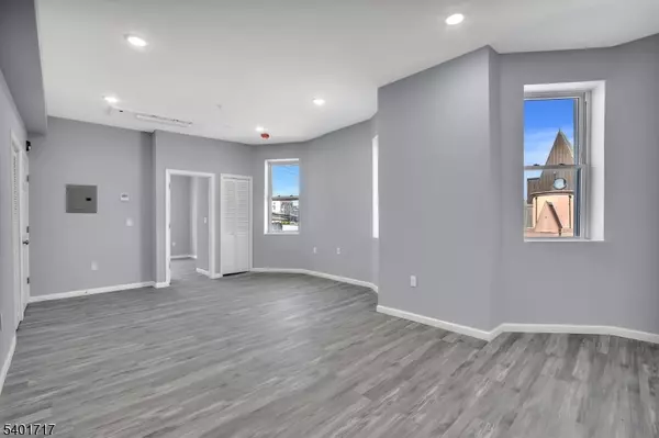 Newark City, NJ 07104,155-157 Clifton Ave