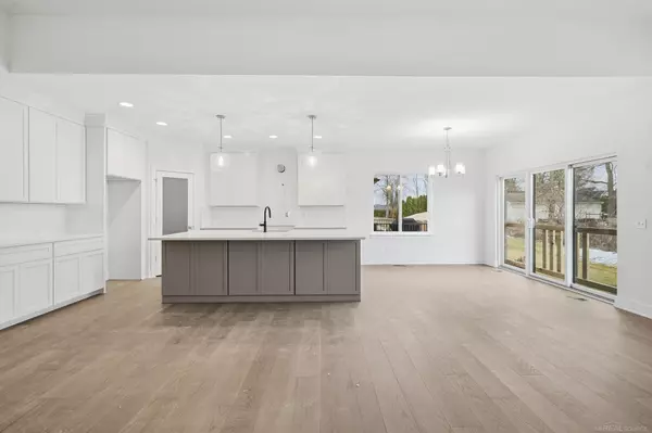 Macomb, MI 48044,16930 Glenhurst DR