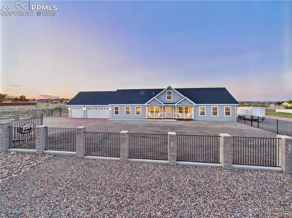 849 E Woodleaf DR, Pueblo West, CO 81007