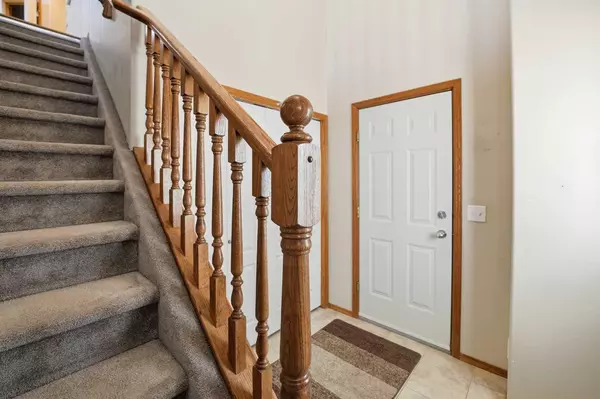 Red Deer, AB T4R 2Z5,32 Daines AVE #24D