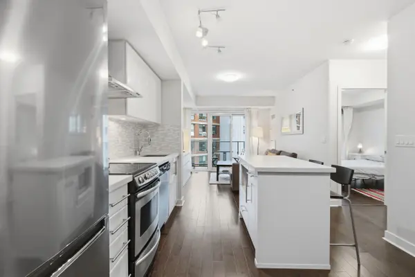 Toronto C03, ON M4R 1B9,58 Orchard View BLVD #1606