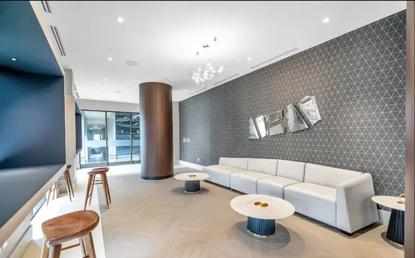 Oshawa, ON L1L 0R5,2550 Simcoe ST N #2421