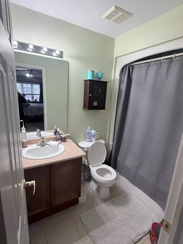 Clarington, ON L1C 5K1,82 Hutton PL