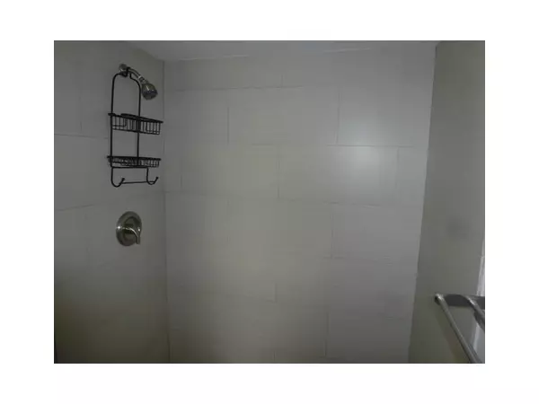 Boca Raton, FL 33433,21895 Lake Forest Cir #106