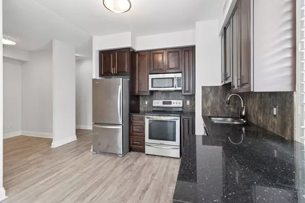 Vaughan, ON L4J 0G7,20 North Park RD #1108