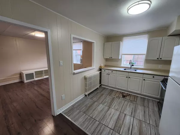 Uxbridge, ON L9P 1P2,5 Main ST S #2