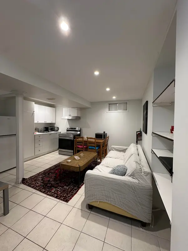 Aurora, ON L4G 5W5,82 Valhalla CT