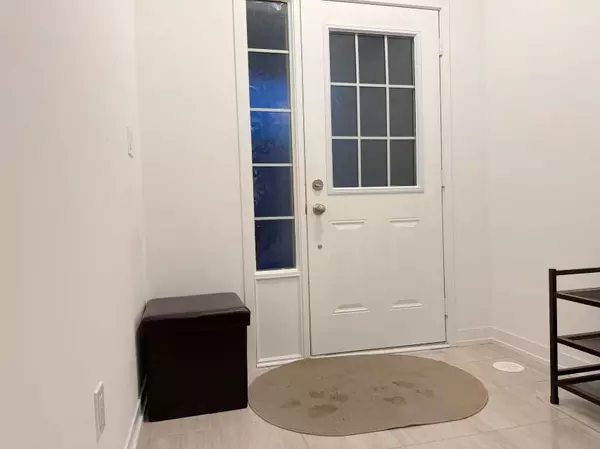 Newmarket, ON L3X 0M1,314 Clay Stones ST