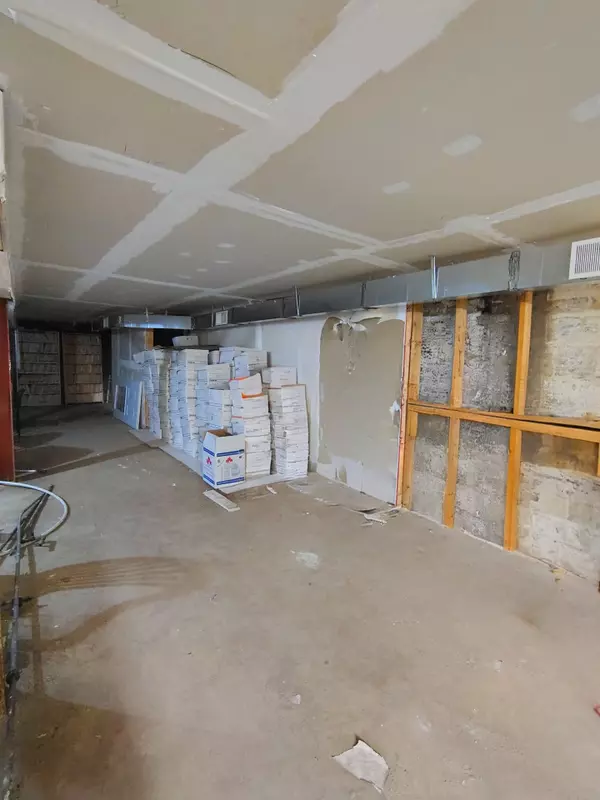 Toronto W02, ON M6H 1N5,1254 Bloor ST W #Basement