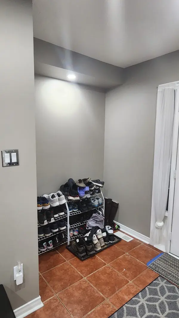 Milton, ON L9T 6S2,328 Black DR