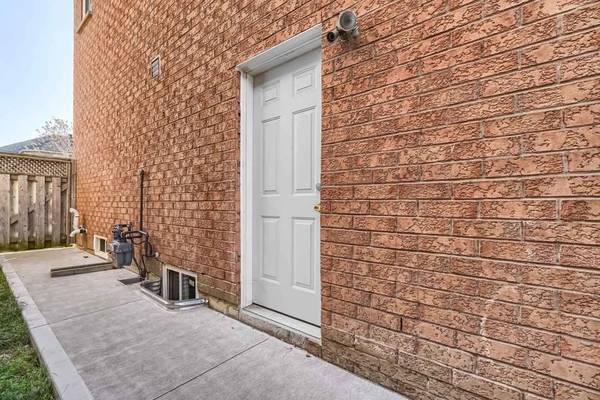 3974 Freeman TER S, Mississauga, ON L5M 6R1