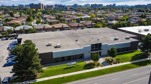 355 Norfinch DR, Toronto W05, ON M3N 1Y7