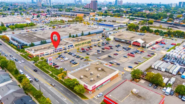 Toronto W02, ON M6N 1K5,2151 St. Clair AVE W #104