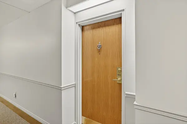 Kawartha Lakes, ON K9V 5P9,1 Heritage WAY N #102