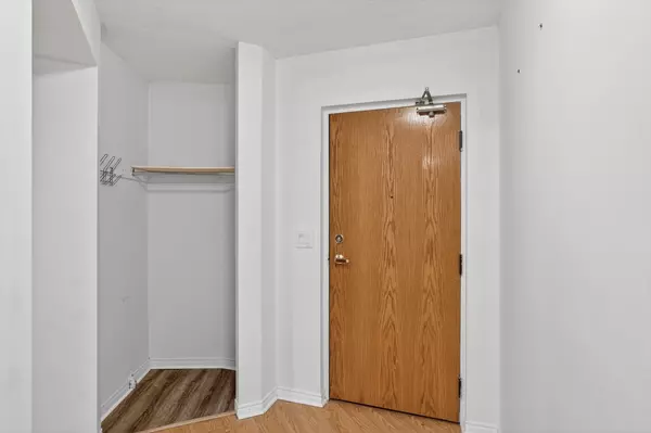 Kawartha Lakes, ON K9V 5P9,1 Heritage WAY N #102