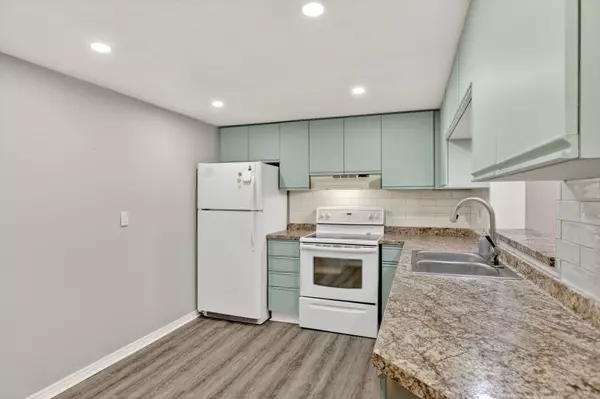 Kawartha Lakes, ON K9V 5P9,1 Heritage WAY N #102