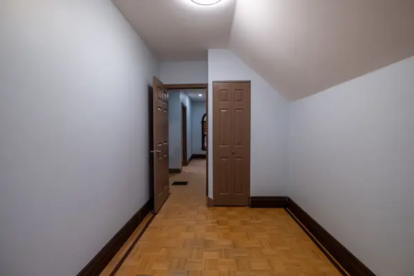 Cambridge, ON N1R 1P5,41 Park Hill RD