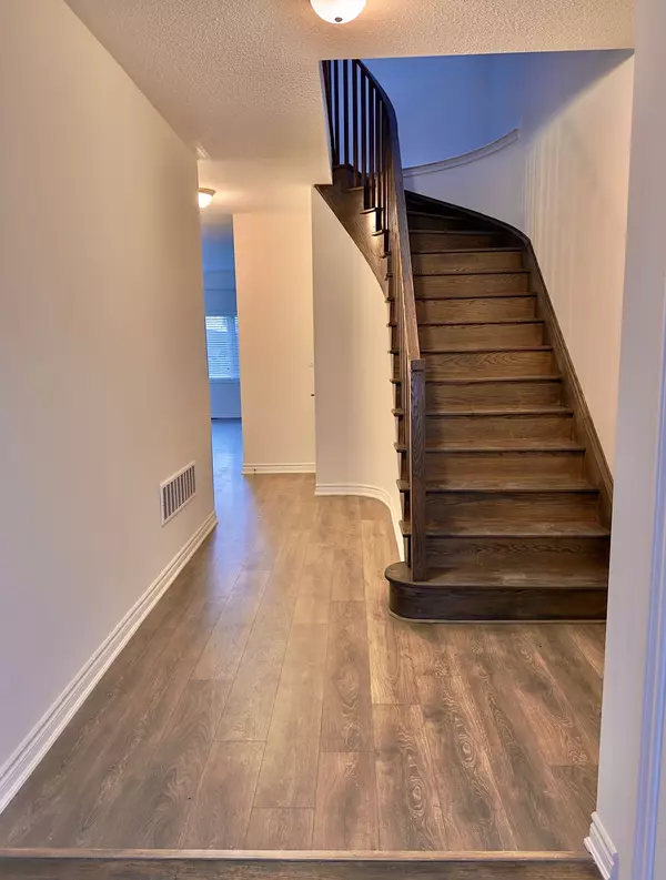 Thorold, ON L2V 0B8,51 Sapphire WAY