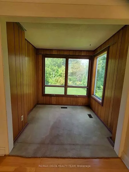 Alta Vista And Area, ON K1H 5M4,149 PLEASANT PARK RD