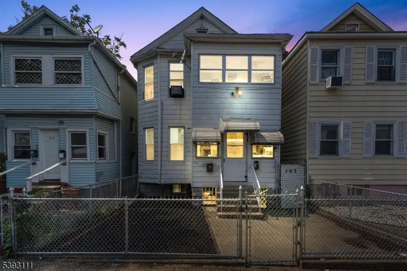 102 Highland Ave, Clifton City, NJ 07011