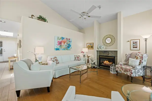 French Creek, BC V9P 2P8,912 Lakes Blvd