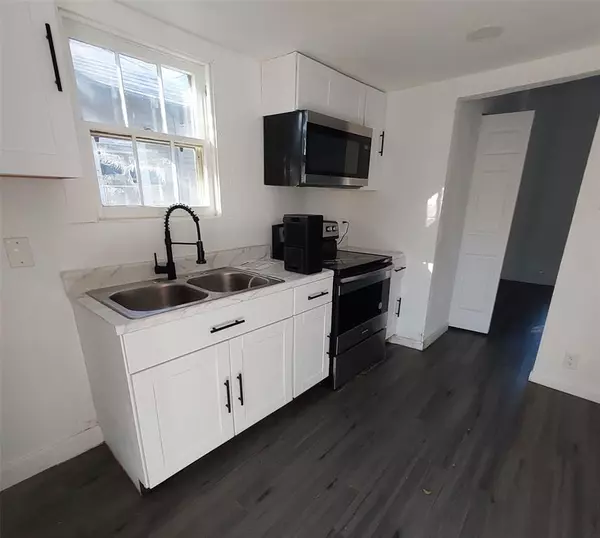 Denison, TX 75020,1324 W Morton Street