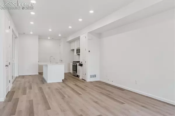 Colorado Springs, CO 80915,2441 Vanhoutte VW