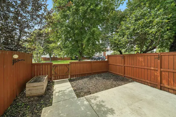 Red Deer, AB T4N 0B9,15 Stanton ST #13