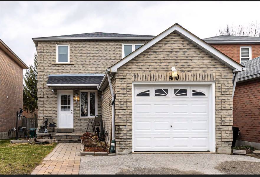 40 Delaney CRES, Barrie, ON L4N 7C4