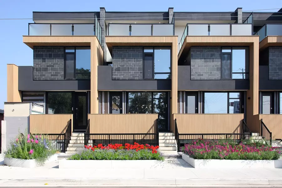 4B Owen ST, Toronto W06, ON M8W 3T4