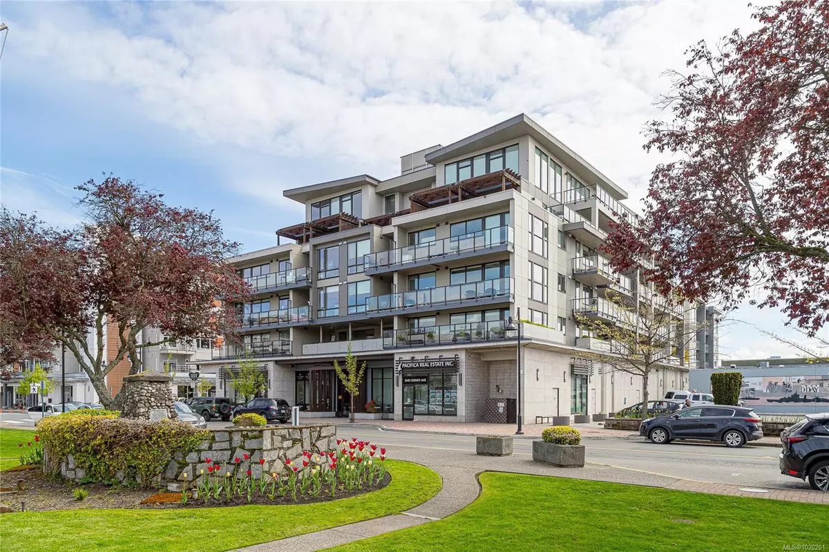 Sidney, BC V8L 1Y8,2461 Sidney Ave #411