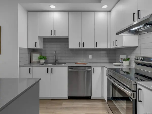 Langford, BC V9B 7A6,2390 City Gate Blvd #120