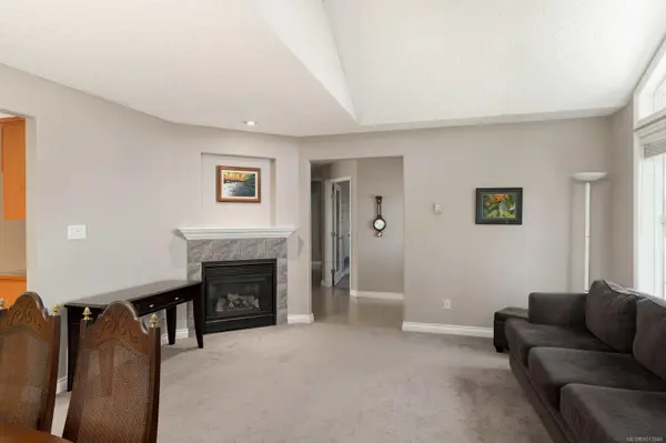 Saanich, BC V8Z 3E7,707 Greenlea Dr #3