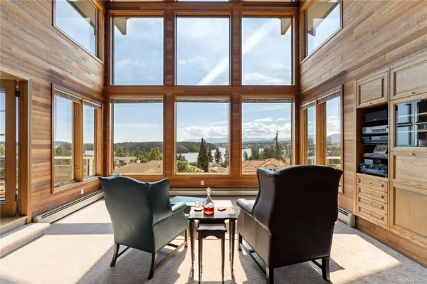 Nanaimo, BC V9T 5X1,3303 Wavecrest Dr