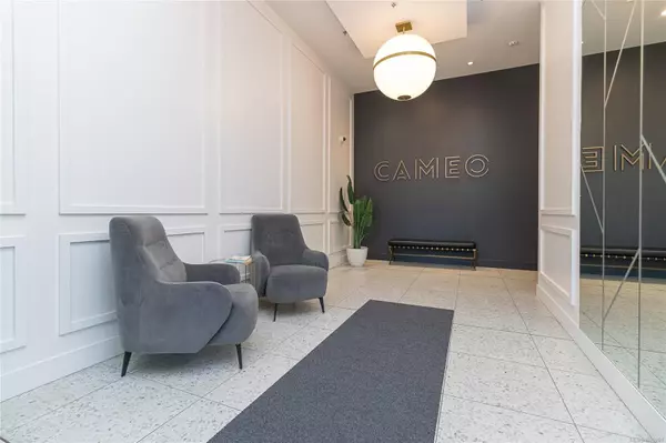 Sidney, BC V8L 1Y8,2461 Sidney Ave #411