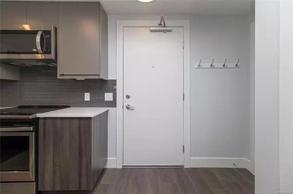 Sidney, BC V8L 1Y8,2461 Sidney Ave #411