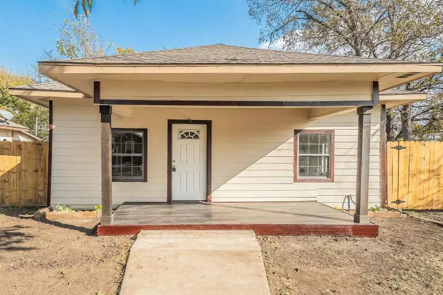 2141 S Jennings Avenue, Fort Worth, TX 76110