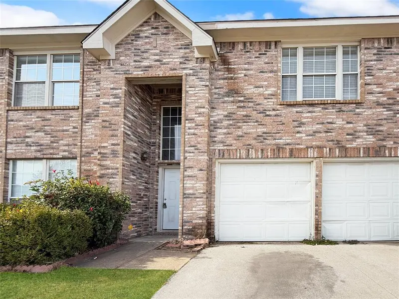 204 Patton Drive, Cedar Hill, TX 75104