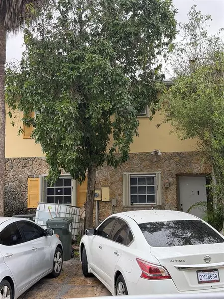 405 Sunshine Dr #0, Coconut Creek, FL 33066