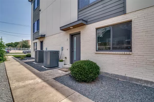 Dallas, TX 75206,5602 Lindell Avenue #B