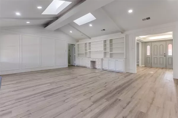 Dallas, TX 75229,5529 Tanbark Road