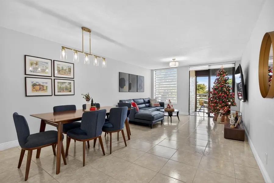 6301 N University Dr #319, Tamarac, FL 33321