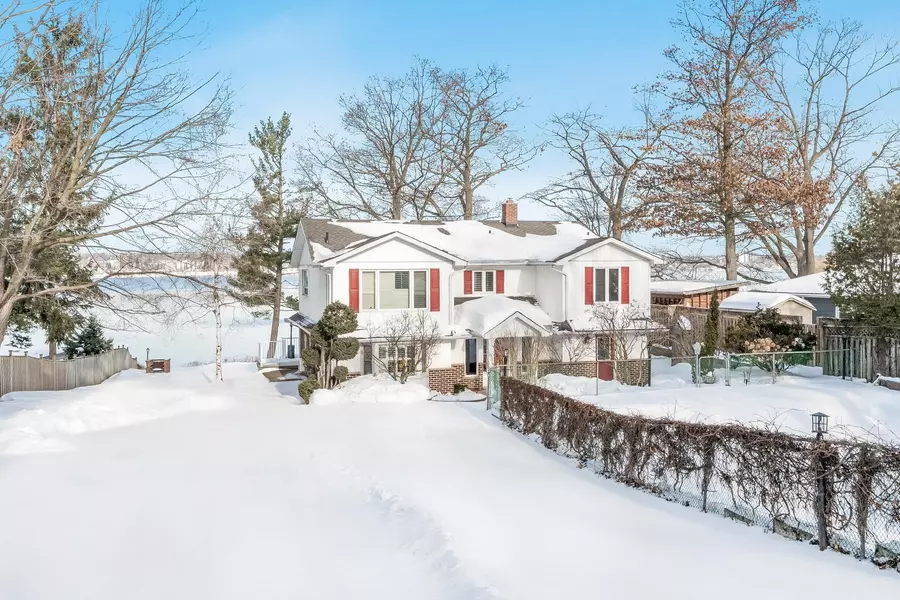 10 White Oaks RD, Barrie, ON L4N 4C1