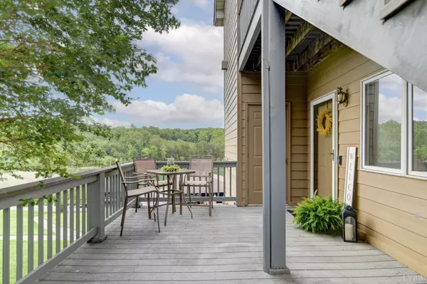 1103 Mariners WAY, Huddleston, VA 24104