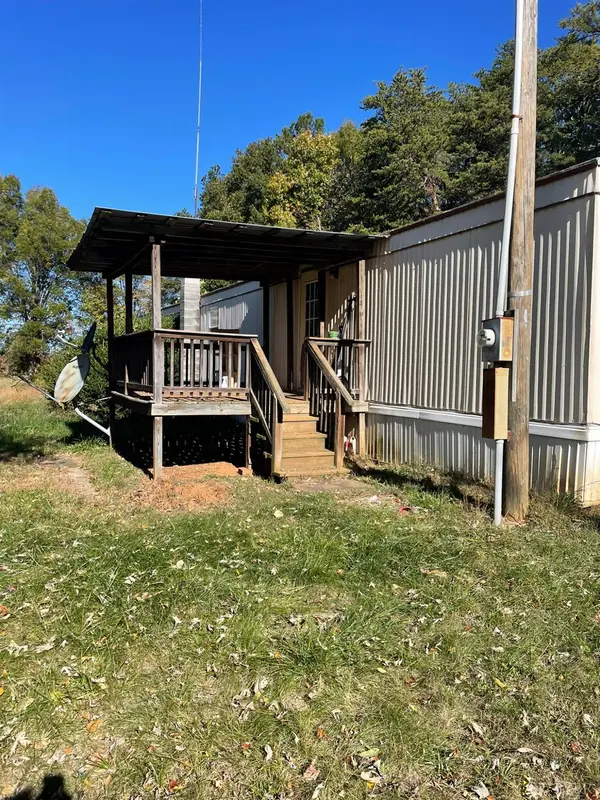 Hurt, VA 24563,3329 Glenland RD