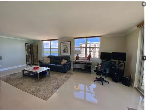 Hollywood, FL 33019,1501 S Ocean Dr #1503
